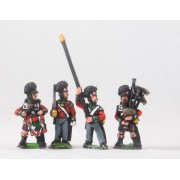 British 1814-15: Command: Highlander Officers, Standard Bearers & Drummer in kilt pas cher
